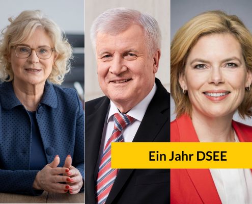 Drei Porträtfotos von Ministerin Lambrecht, Minister Seehofer, Ministerin Klöckner mit dem Text "Ein Jahr DSEE"