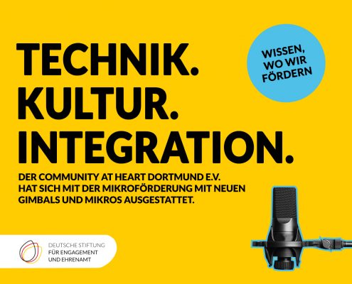 Grafik mit einem Mikrofon. Text: Technik. Kultur. Integration. Der Community at Heart Dortmund e. V. hat sich mit der Mikroförderung mit neuen Gimbals und Mikros ausgestattet. Wissen, wo wir fördern.