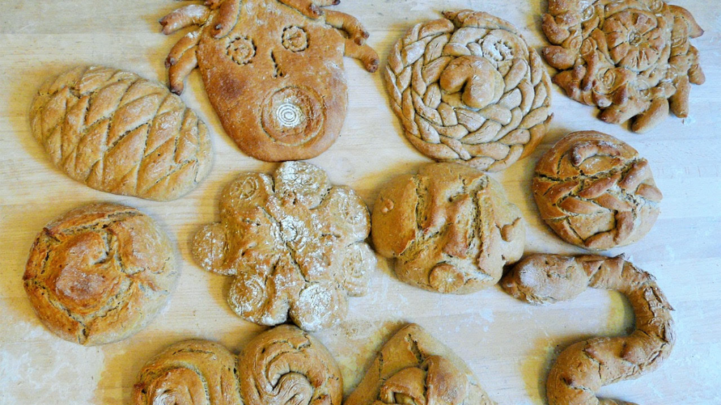 Ausgestellte Ritualbrote im Europäischen Brotmuseum Ebergötzen