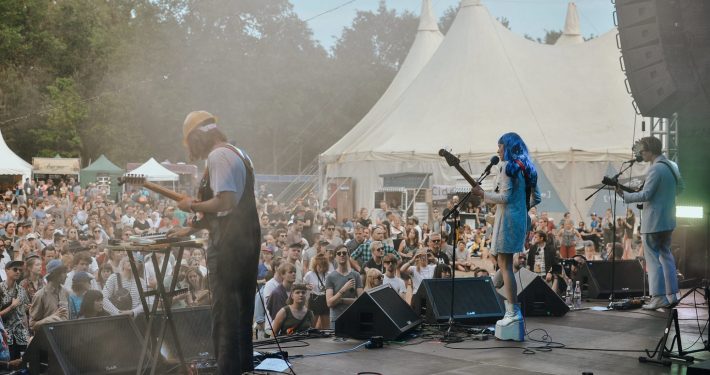 Band auf der Bühne beim Immergut-Festival