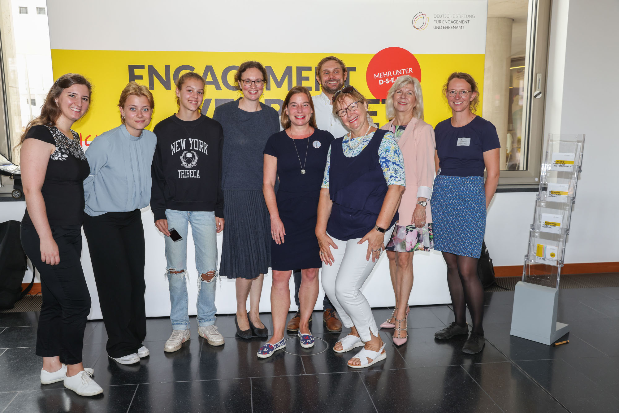 Gruppenfoto beim Tag der offenen Tür der Bundesregierung