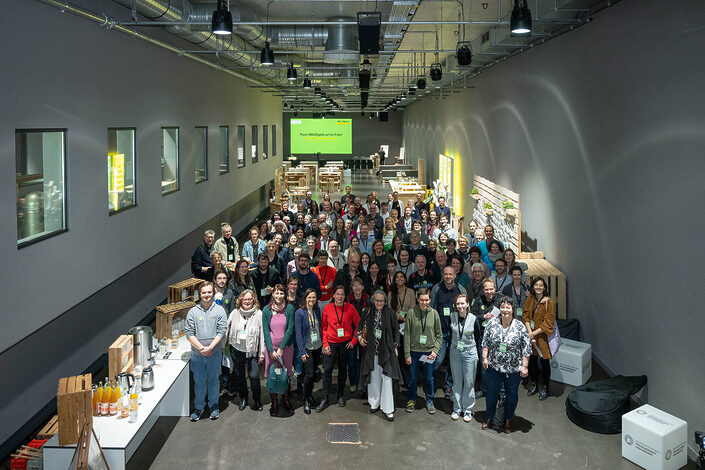 Foto von Teilnehmenden an der 100xDigital Community Convention in Berlin am 11. März 2023