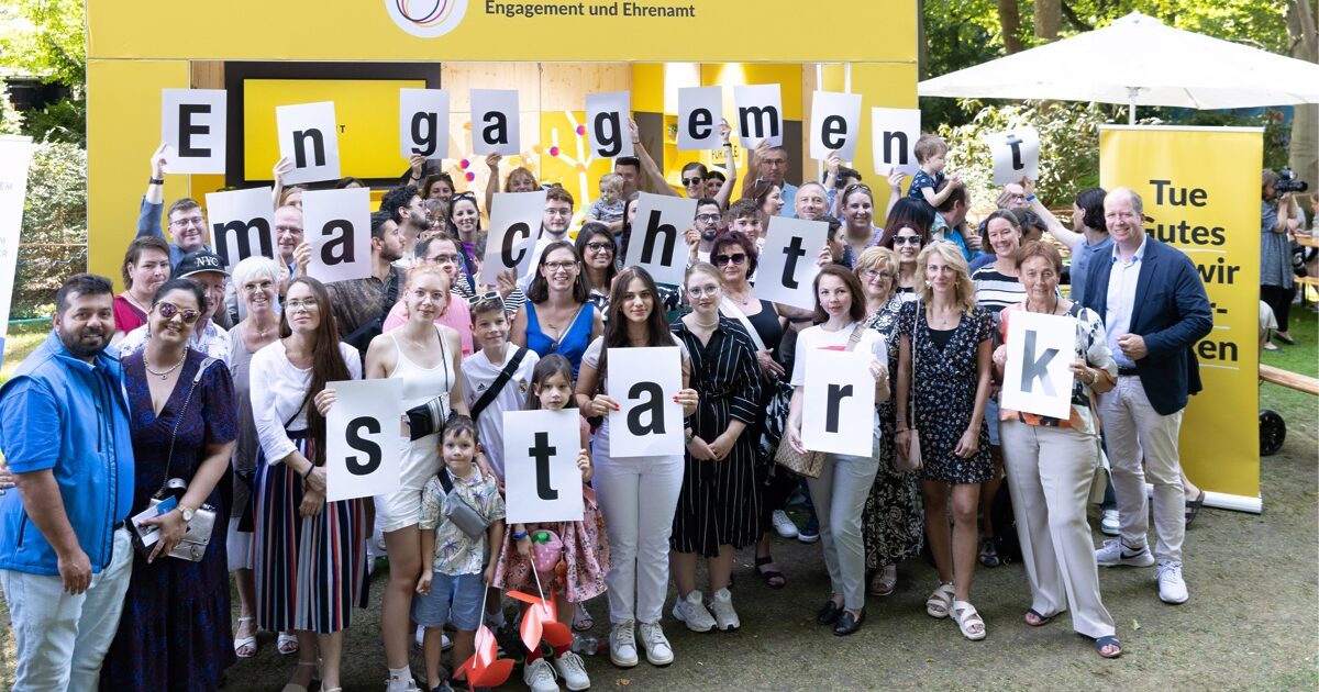 Foto von engagierten Menschen beim Bürgerfest des Bundespräsidenten