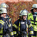 4 Feuerwehrmänner in Montur