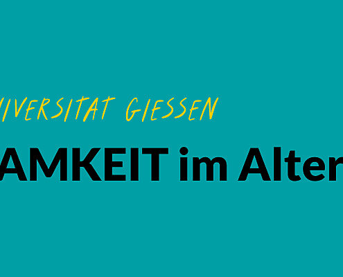 Grafik mit türkisfarbenem Hintergrund. Oben links steht „#EngagiertGeforscht“, darunter „Justus-Liebig-Universität Gießen“ in gelber Handschrift. Groß zentriert folgt der Titel „GemEINSAMKEIT im Alter“. Rechts ist eine gelb gezeichnete Lupe als Symbol für Forschung zu sehen.