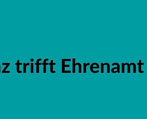Teaserbild für die Forschung "Kompetenz trifft Ehrenamt" in blauem Rahmen