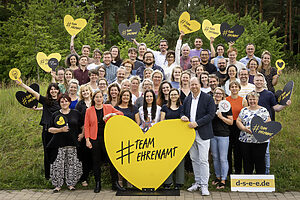 Gruppenfoto des Teams der Deutschen Stiftung für Engagement und Ehrenamt