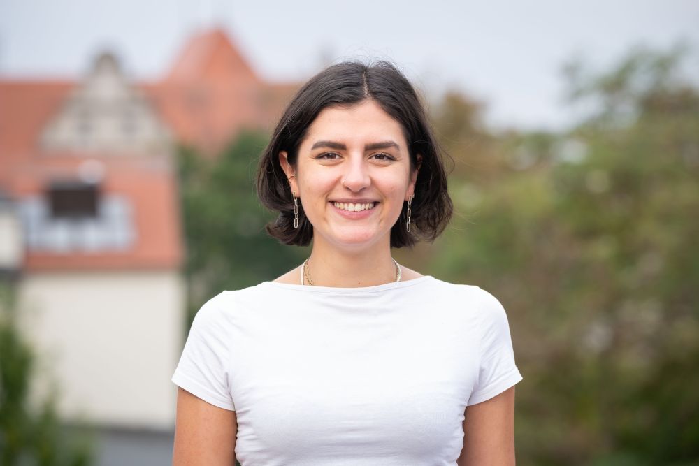 Porträtfoto Louisa Sophia Hadadi Awal Bajestani